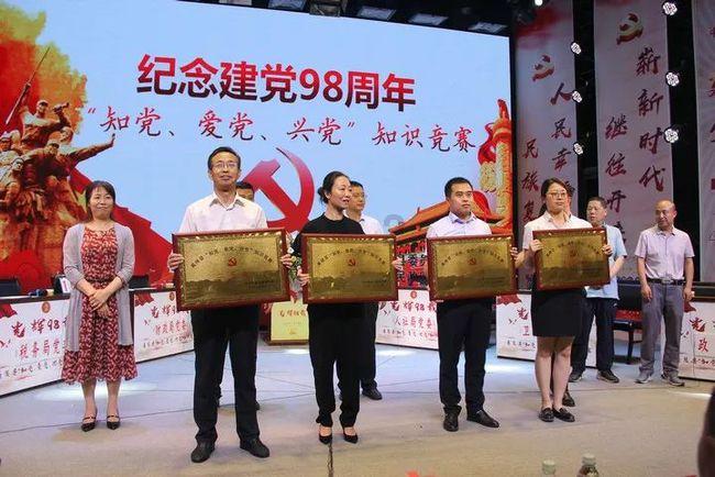 探亲+旅游成春节假期热门出行新趋势